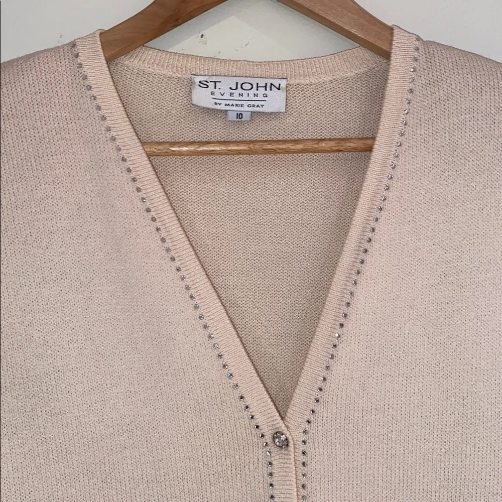 St. John Evening cream v-neck cardigan rhinestone strum & buttons Sz 10
